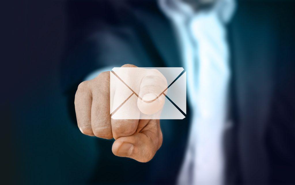 Over 20 prosent av e-postmeldinger blir åpnet, så bruk dem som en del av din eventmarkedsføringsstrategi.