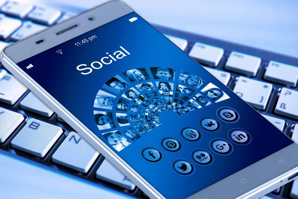 Sosiale medier bør være en del av din markedsføringsstrategi for arrangementer.