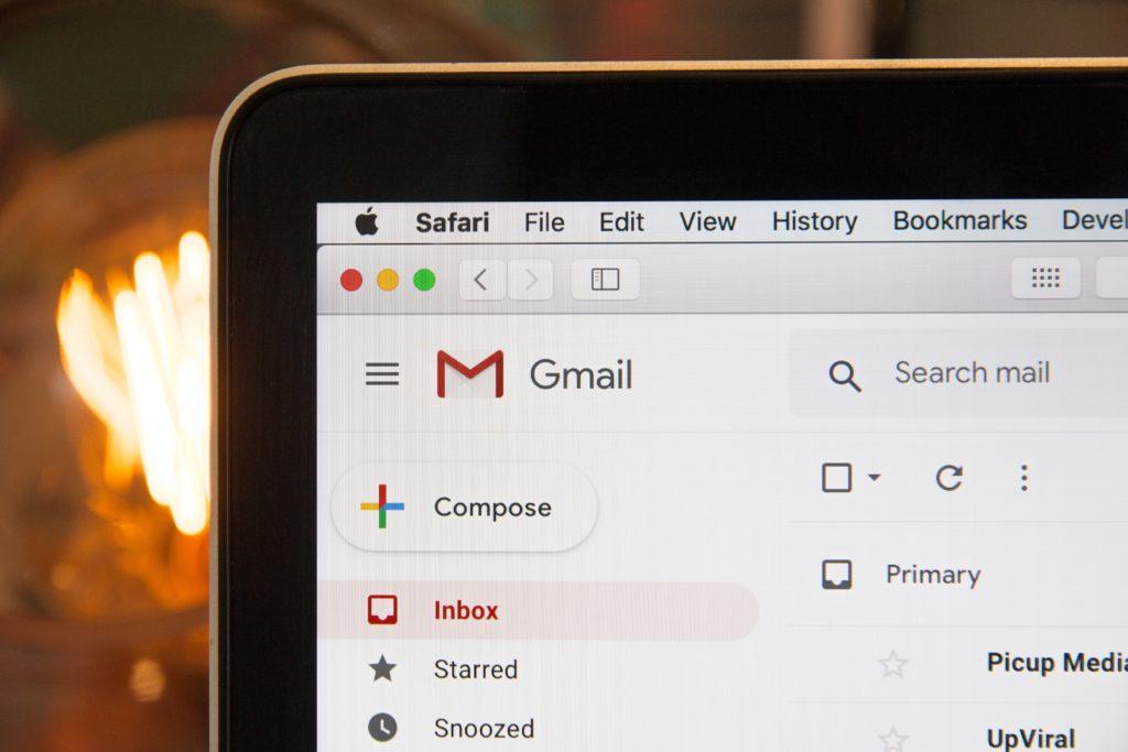 Dropp sammenslåingen av Gmail og finn en plattform med integrerte utsendelser.