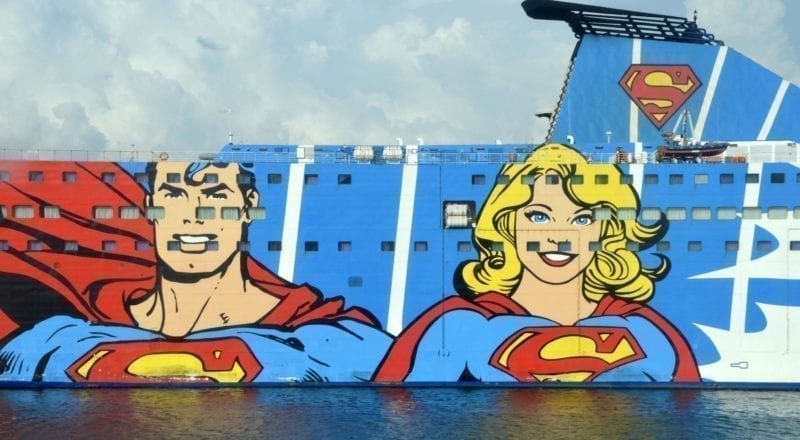 En tegneserie annonse på siden av et cruiseskip